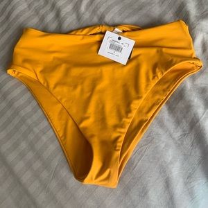 O’Neil swimsuit bottoms - size small